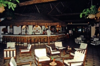 Coral Beach Hotel, Bar