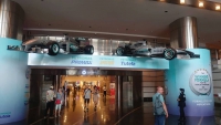 Kuala Lumpur, Petronas Towers, Formel 1 Rennwagen