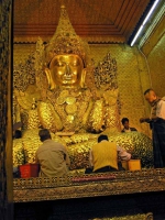 Mandalay, Mahamuni Buddha
