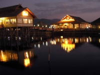 Inle See, Hotel Paradise Inle Resort II am Abend